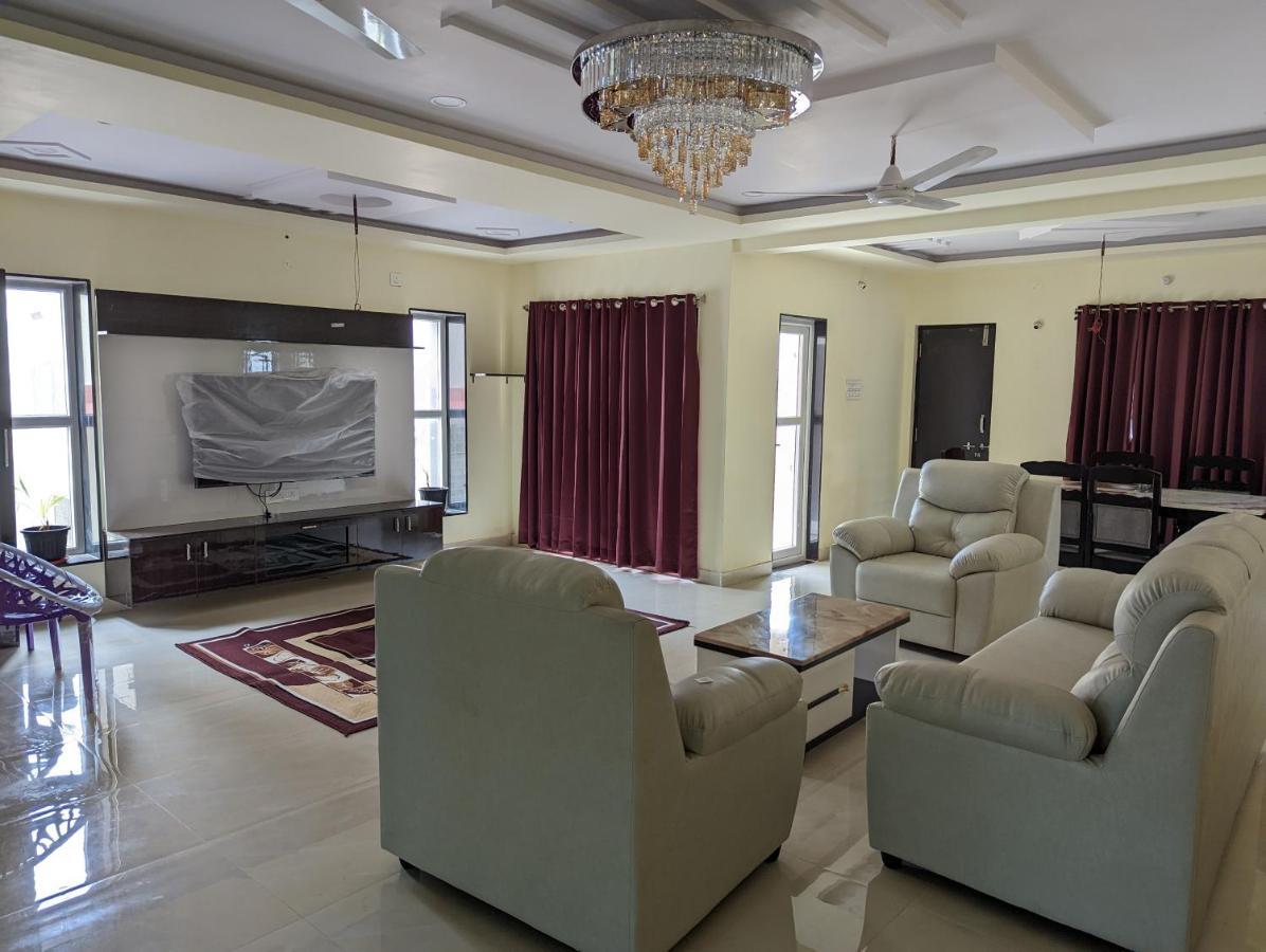 Ramya Grand Apartment Visakhapatnam Exterior photo